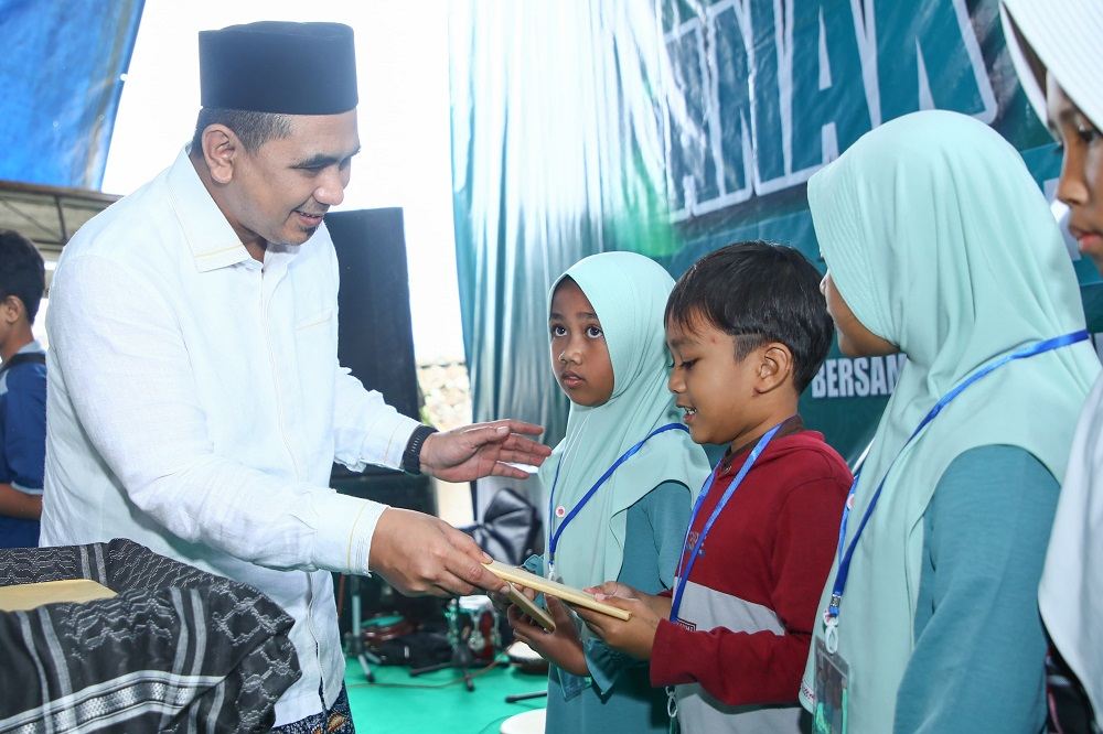 Semangati Anak Yatim, Gus Yasin: Banyak Tokoh Besar dari Kondisi Yatim