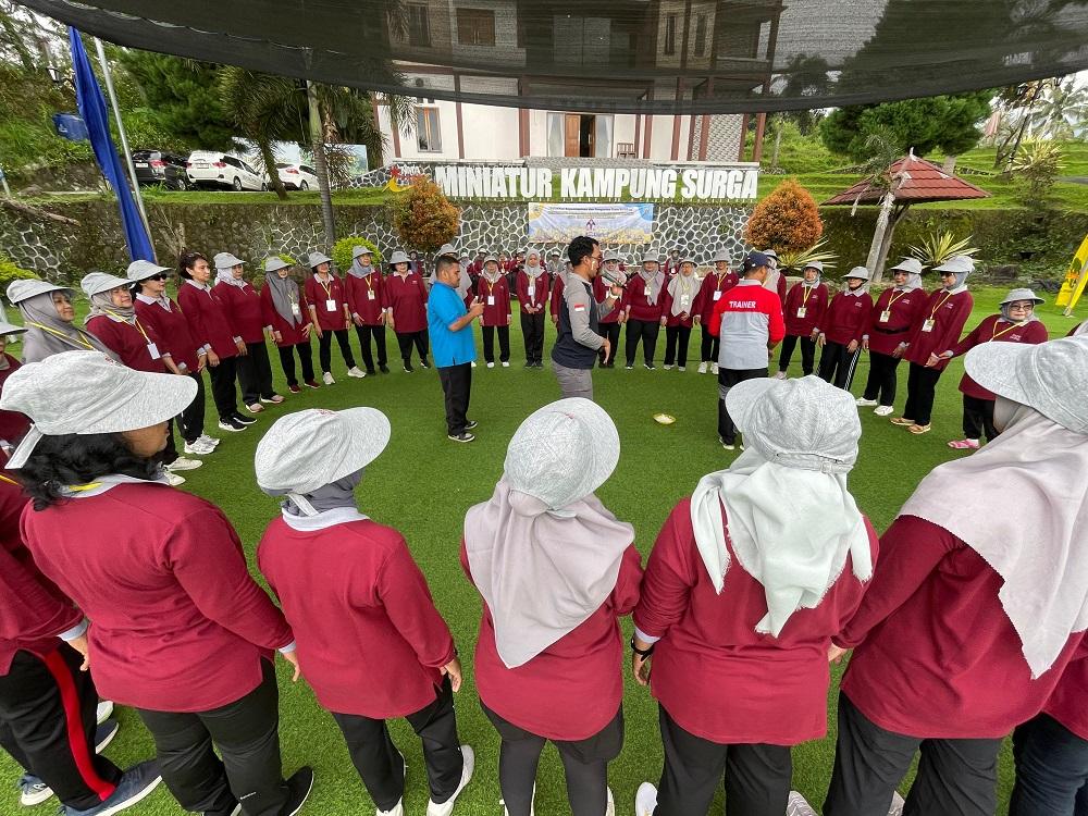 BKOW Jateng Gembleng Anggota Pelatihan Kepemimpinan dan Team Building