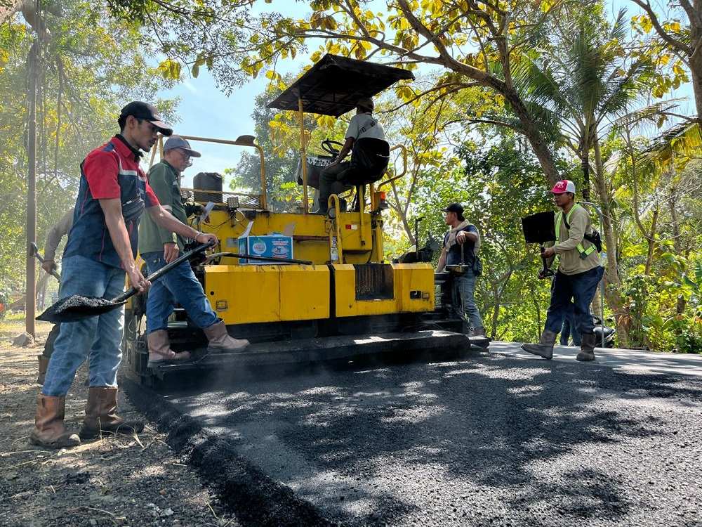 Gubernur Jateng Kebut Perbaikan Jalan, Warga Apresiasi
