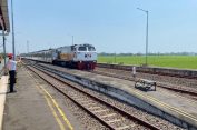 Kereta Api Argo Muria Resmi Berhenti di Stasiun Batang