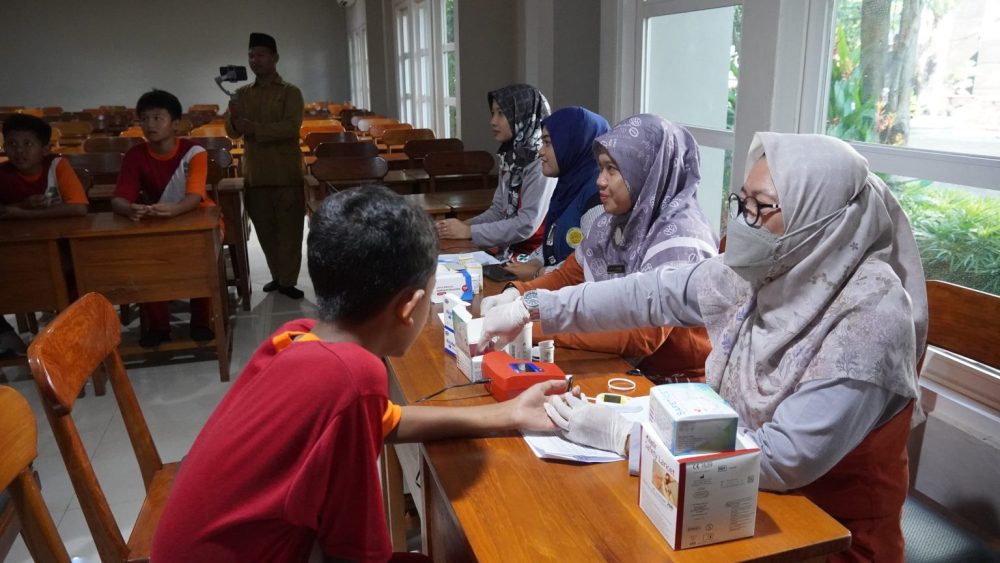 Kendal Kick-Off Pemeriksaan Kesehatan Gratis Sekolah