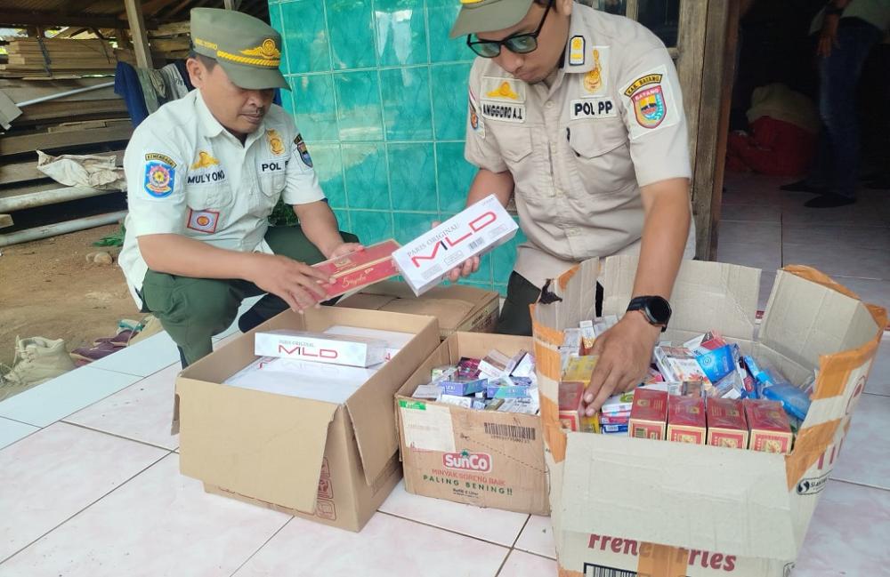 Satpol PP Batang Amankan Belasan Ribu Rokok Ilegal