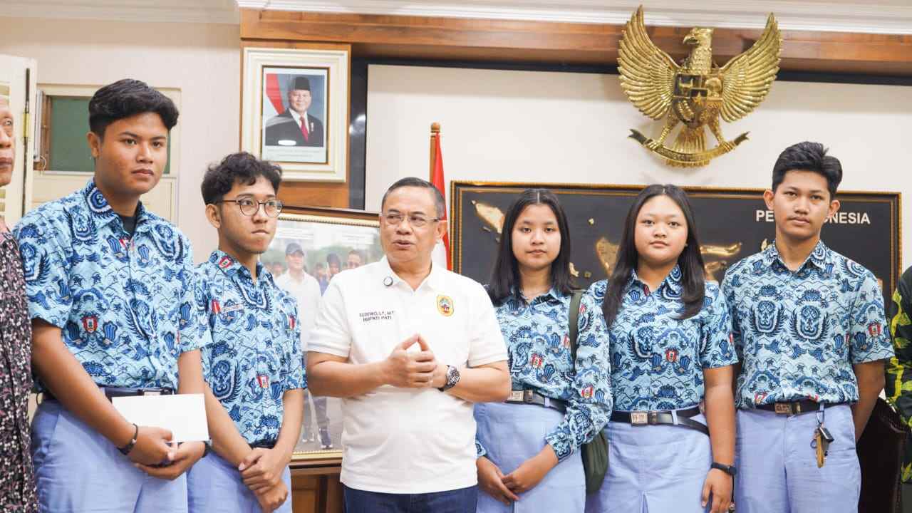 Bupati Pati Sudewo Apresiasi Prestasi Nasional SMAN 1 Pati di Musikalisasi Puisi
