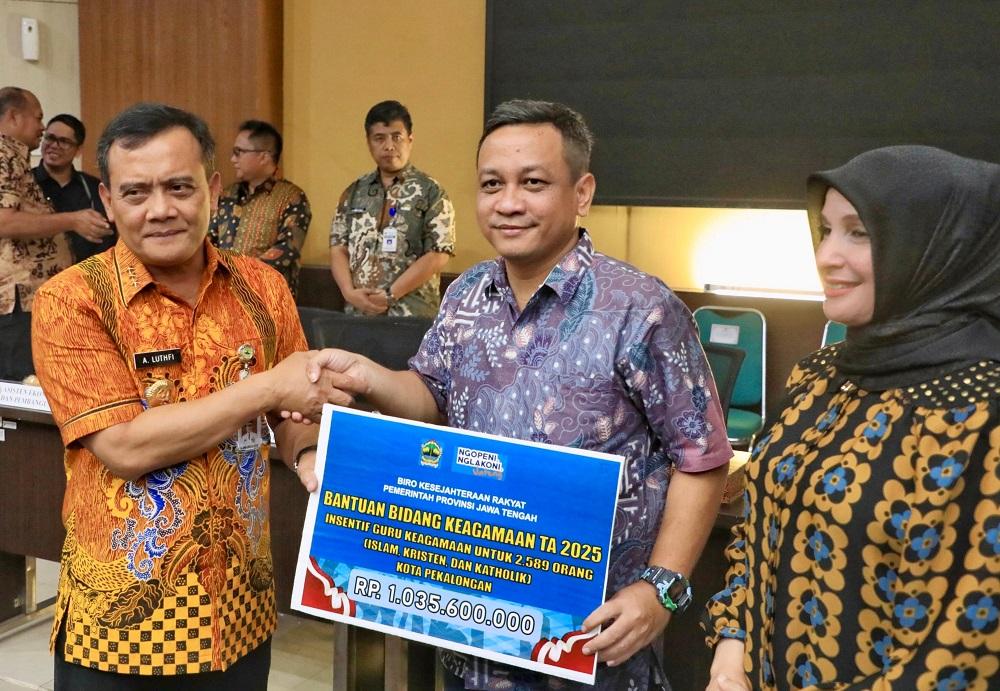 Pemprov Jateng Salurkan Bantuan Keuangan Rp 61 Miliar ke Pemkot Pekalongan