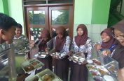 Suka Cita Ratusan Siswa SMPN 3 Ambarawa Terima Program MBG