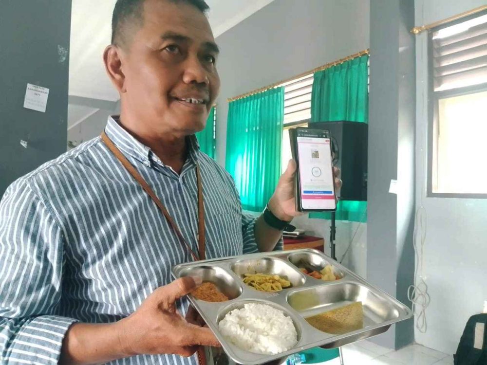 Guru di Karanganyar Buat Aplikasi Deteksi Dini Makanan MBG