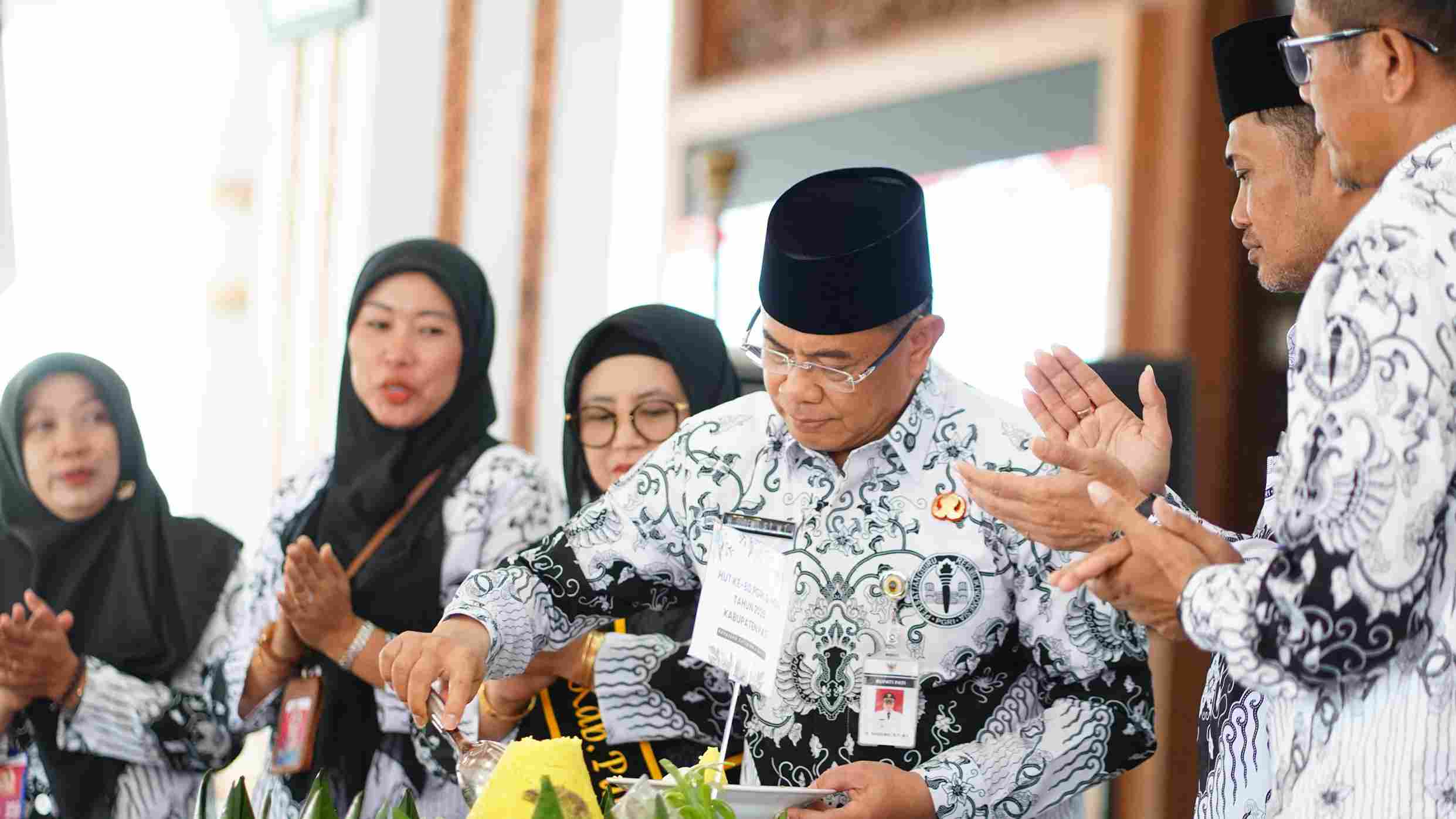 Bupati Pati Ajak Guru Wujudkan Pendidikan Berkarakter