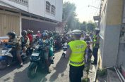 Operasi Zebra Candi, Satlantas Polres Klaten Bagi Brosur Tertib Lalu Lintas