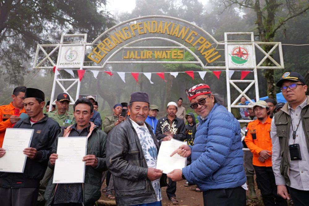 Puluhan Sertifikat Tanah Warga Wates Dikembalikan