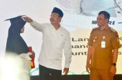 Gubernur Jateng dan Mensos Wisuda 1.000 Keluarga Graduasi Pemalang