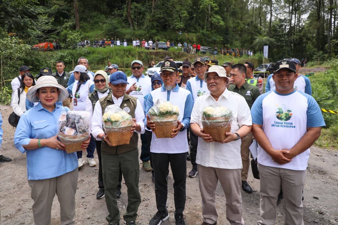 Penanaman 650 Bibit Pohon Tandai Kick Off Pemulihan Ekosistem Taman Nasional Gunung Merapi