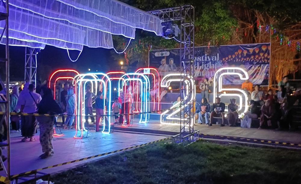 Malam Pergantian Tahun di Batang Dimeriahkan Festival Lampu