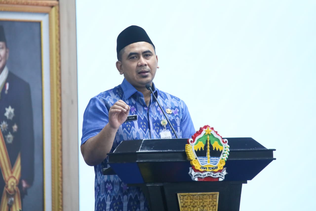 Pelantikan Gapembi Jateng, Taj Yasin Ingatkan Limbah Dapur SPPG Tak Cemari Lingkungan