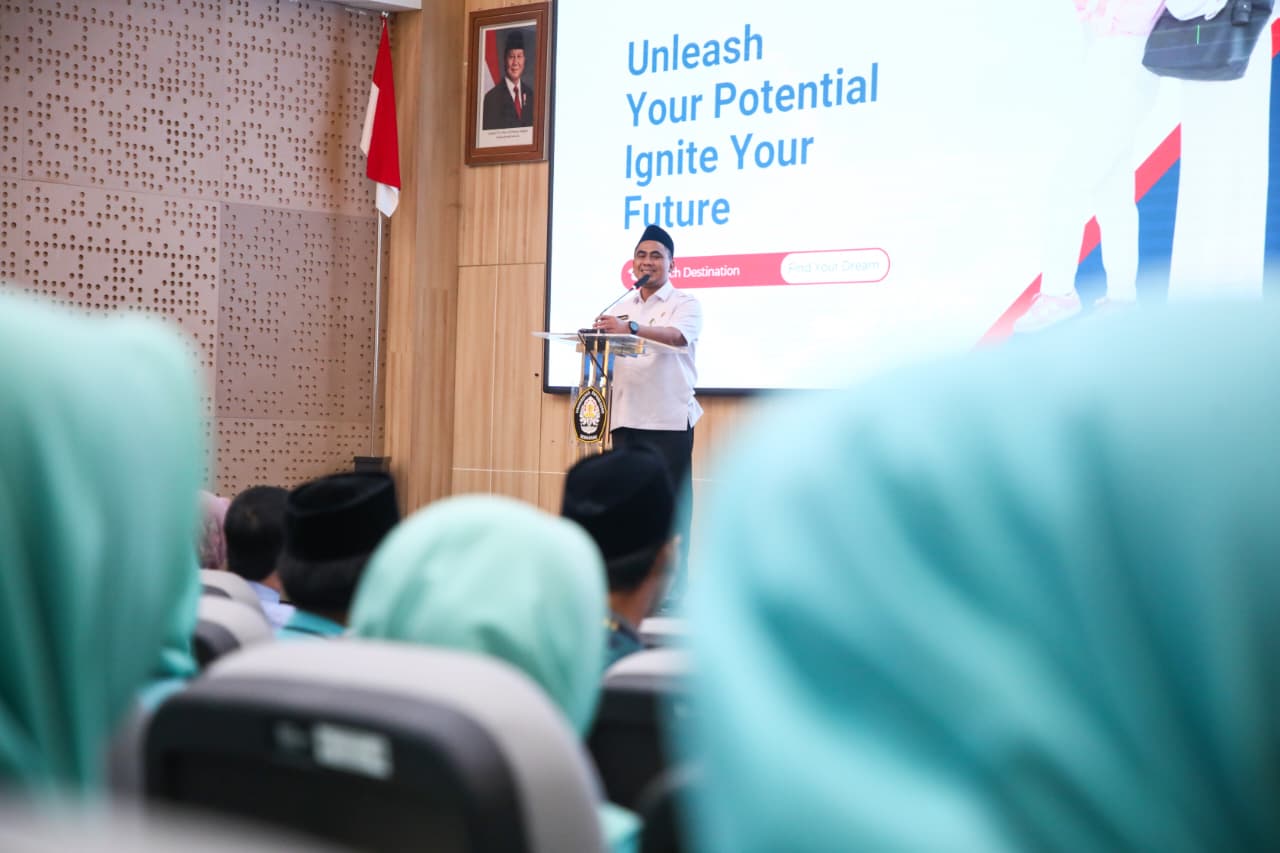 Visit Kampus Undip, Wagub Jateng Ajak Siswa SMK Bekali Diri dengan Ilmu yang Bermanfaat