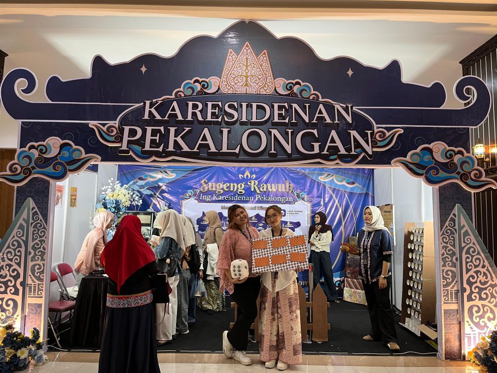 Budaya Pesisir Karesidenan Pekalongan Meriahkan Festival Komukino 11th USM