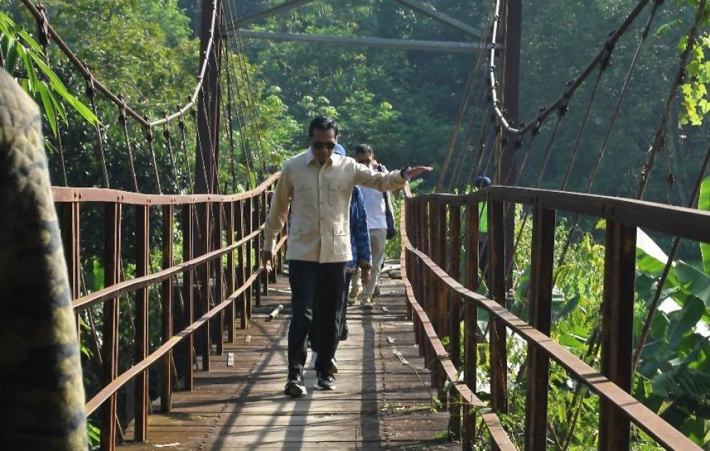 Jembatan Gantung Si Guo Siwatu Batang Diperbaiki