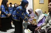 Bantuan Beras dan Minyak Goreng Disalurkan di Desa Lebosari