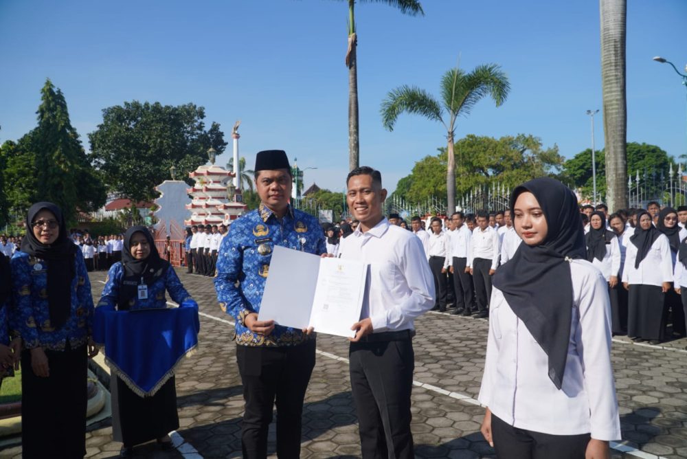 20 Tahun Mengabdi, Amin Nur Terima Surat Keputusan PPPK Paruh Waktu