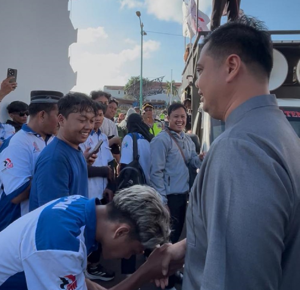 Puluhan Pekerja Gelar Aksi Longmarch, Tuntut Penetapan UMK dan UMSK