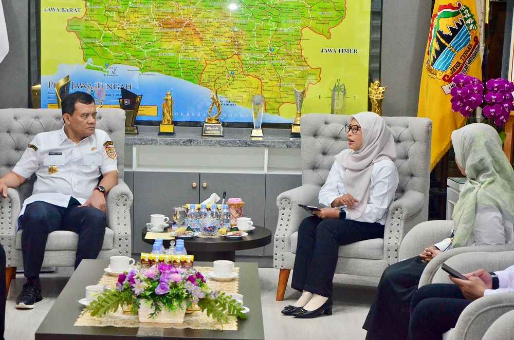 Stok Beras Aman hingga 2026, Bulog Diminta Prioritaskan Serapan Petani Lokal