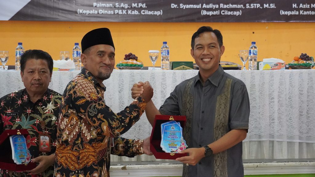 Bupati Syamsul Dorong Reskilling Guru Agama di Cilacap