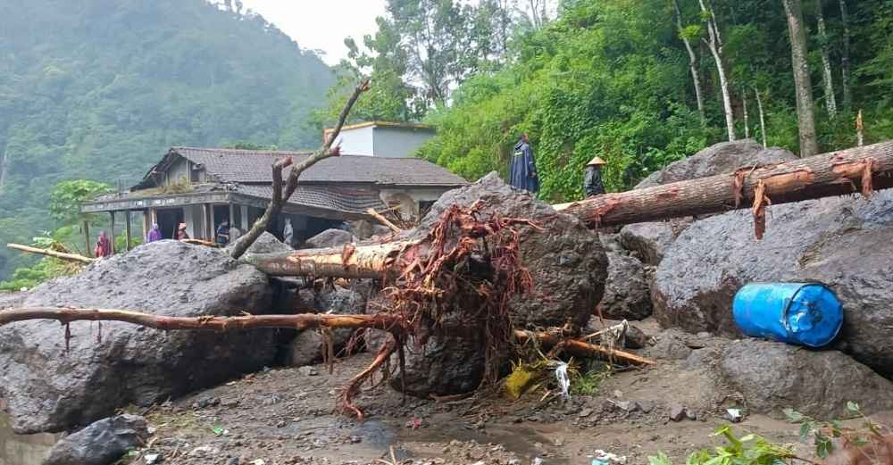 Dukuh Duplak Kembali Dilanda Tanah Longsor, Akses Jalan terputus