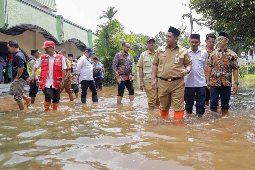 Tinjau Banjir Pekalongan, Wagub Jateng Minta Evakuasi Kelompok Rentan