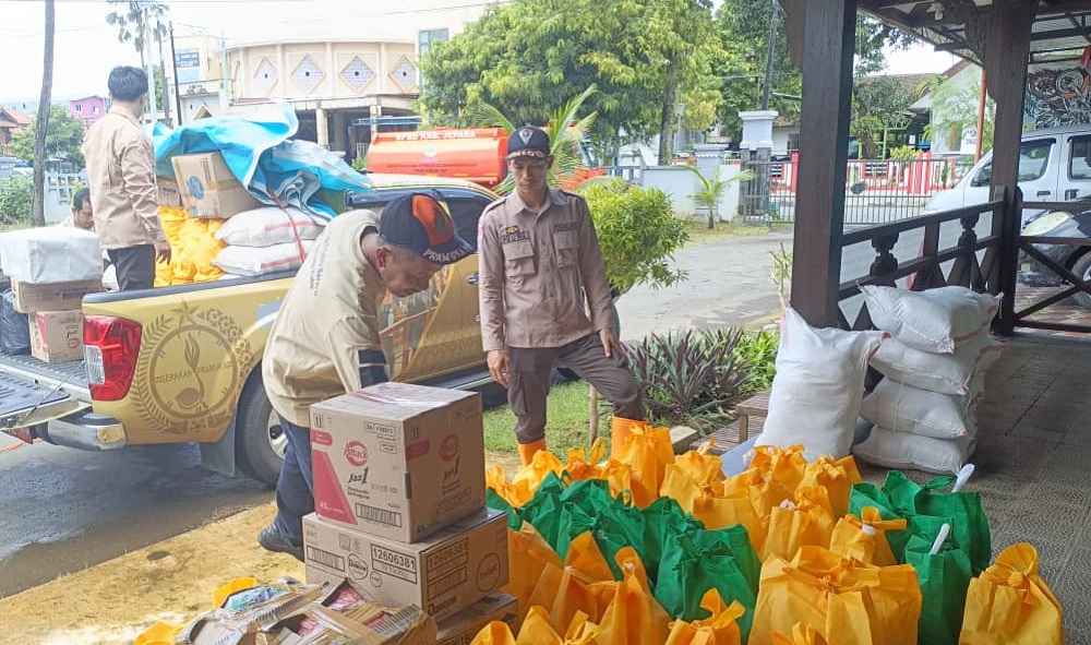 Kwarda Jateng Serahkan Bantuan Kemanusiaan untuk Kwarcab Jepara